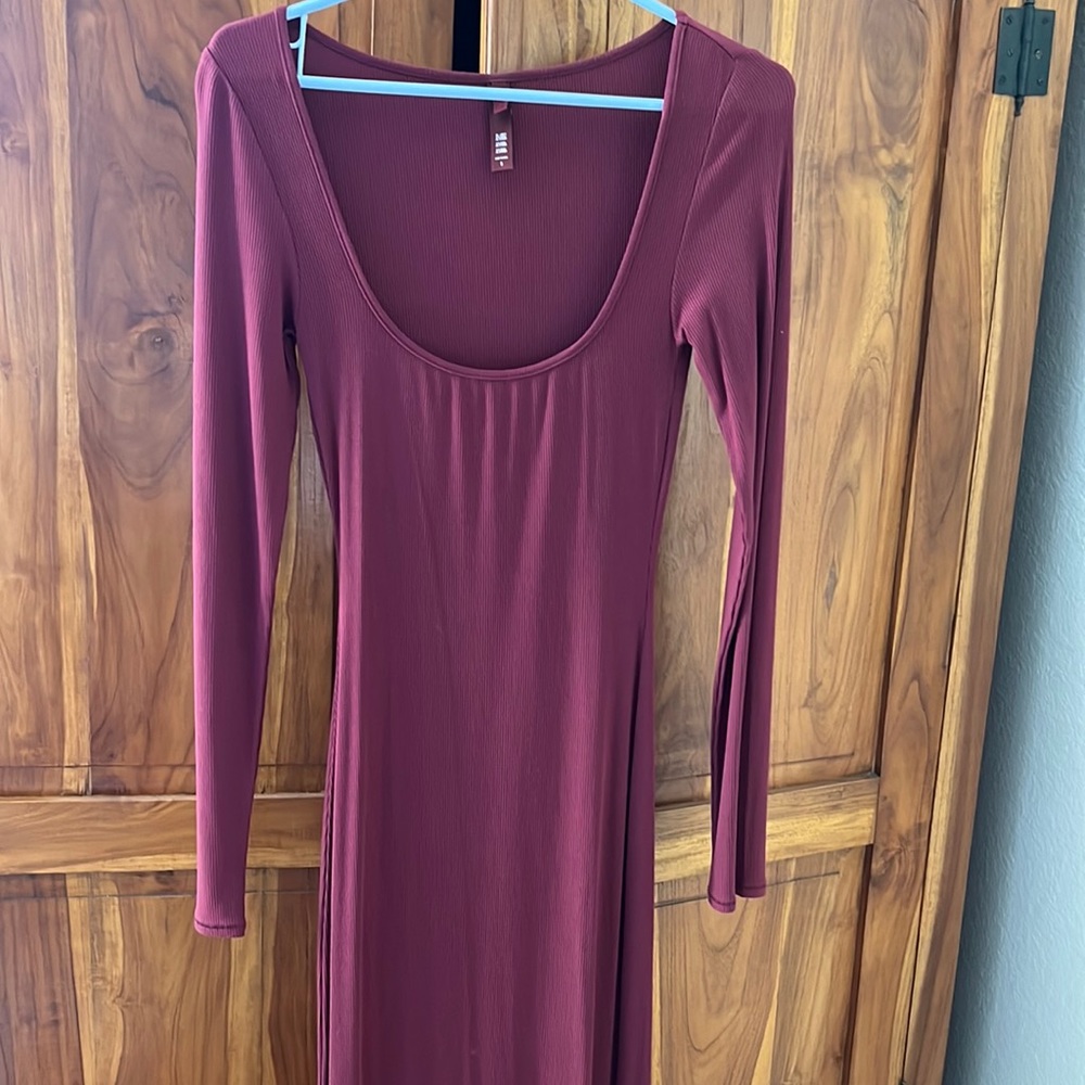 NWOT Skims longsleeev maxi dress